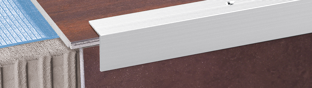 GROOVED STAIR PROFILE 30 R